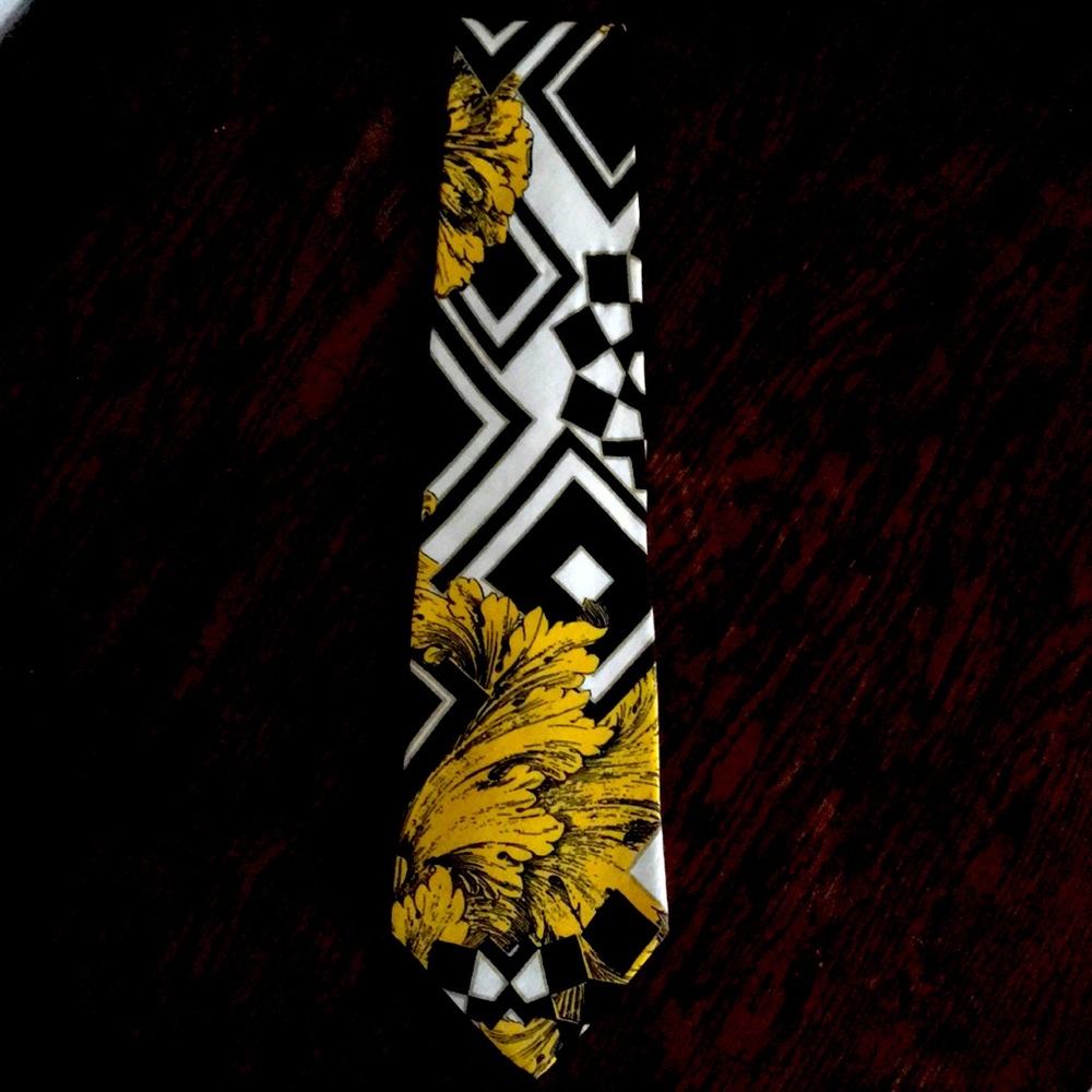 Beautiful Serica Elite 100% Silk Necktie
